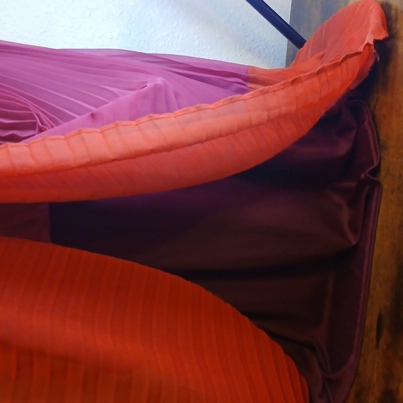 Layne BRYANT SIZE 28 plus sized pleated vibrant red and fushia dress - Picture 5 of 9